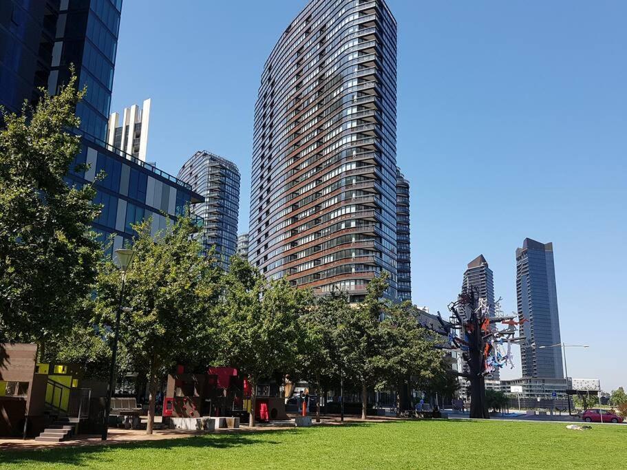 Melbourne Docklands Riverside Views Exteriör bild