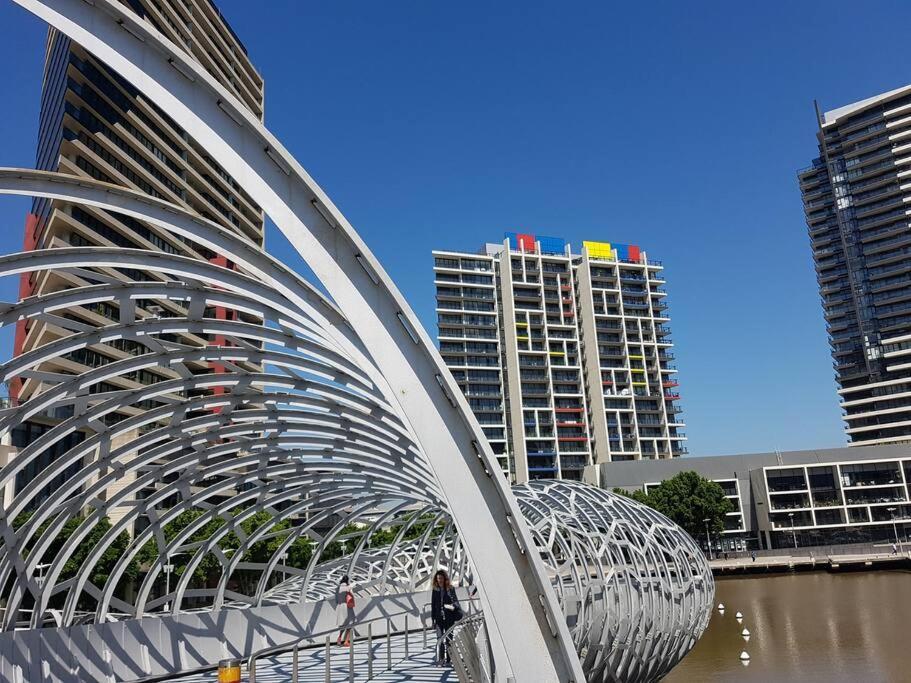 Melbourne Docklands Riverside Views Exteriör bild
